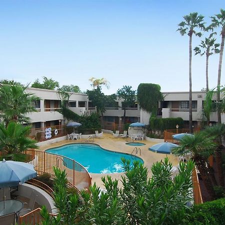 Отель Ramada Tucson East Экстерьер фото
