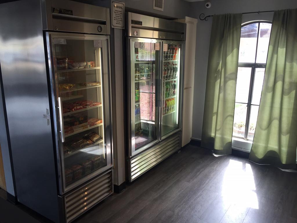 Отель Ramada Tucson East Экстерьер фото