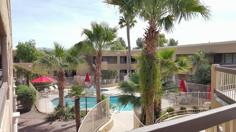 Отель Ramada Tucson East Экстерьер фото